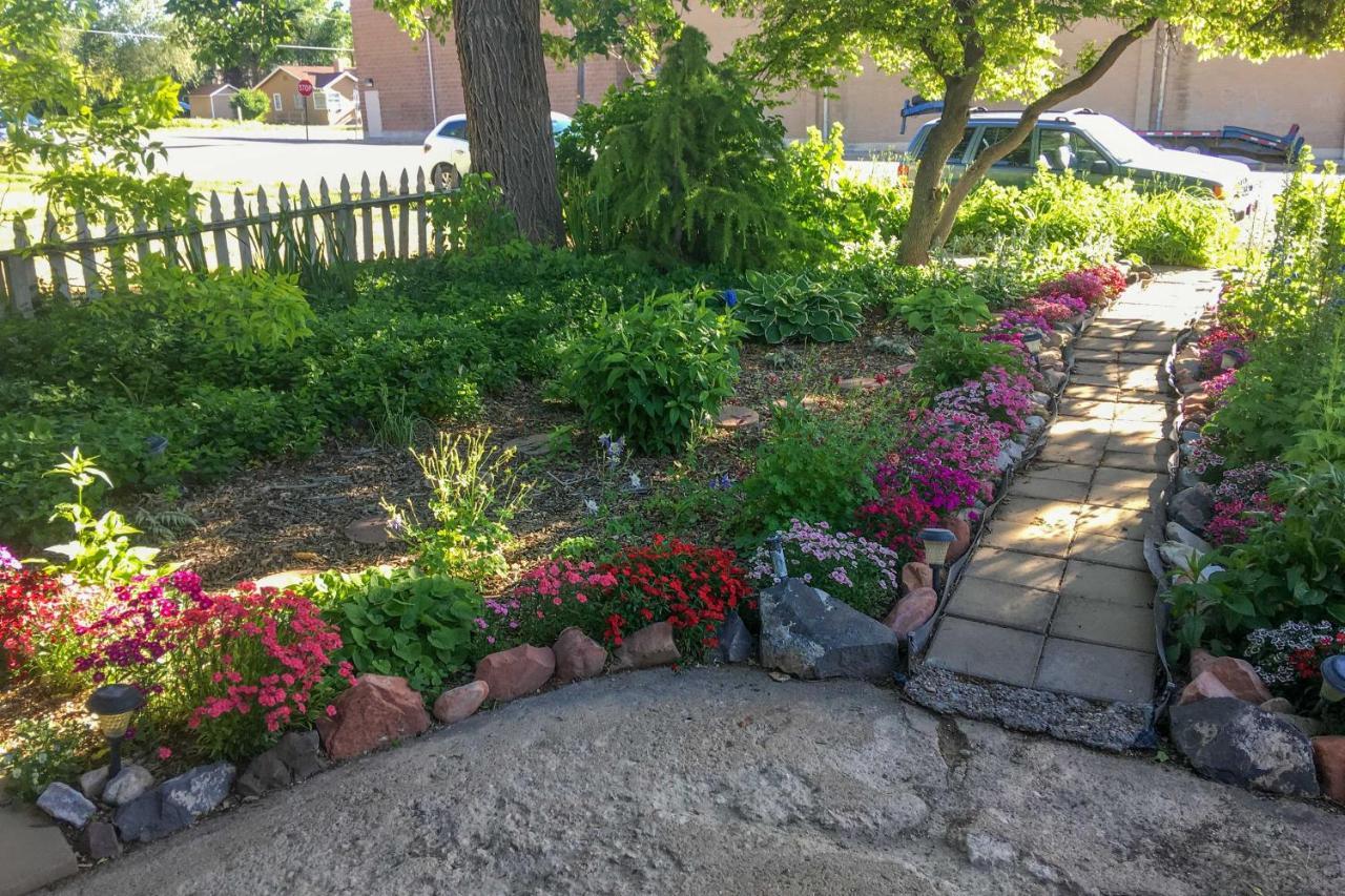 Cozy And Vintage Cedar City Apartment With Fire Pit! Exteriör bild